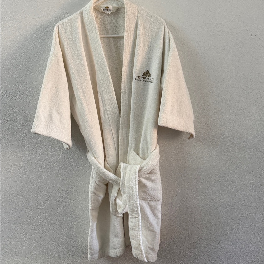 Rare Donald Trump Plaza Imploded  Casino Hotel Atlantic City Guest Bathrobe Robe